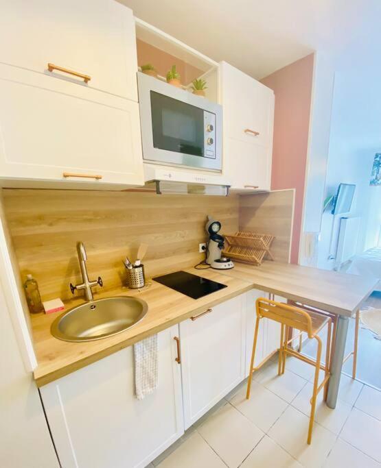 Lakaz Creole - Caen Centre Apartment ภายนอก รูปภาพ