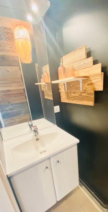 Lakaz Creole - Caen Centre Apartment ภายนอก รูปภาพ